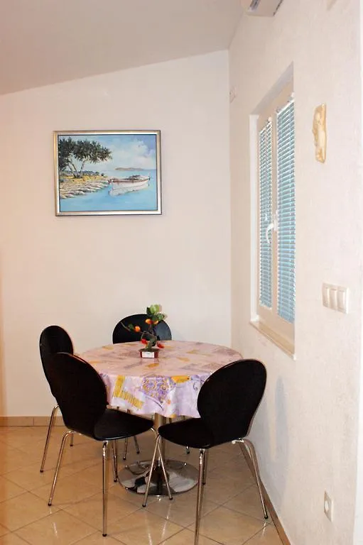 Apartments Kairos - Bili 9 Kastela Croatia