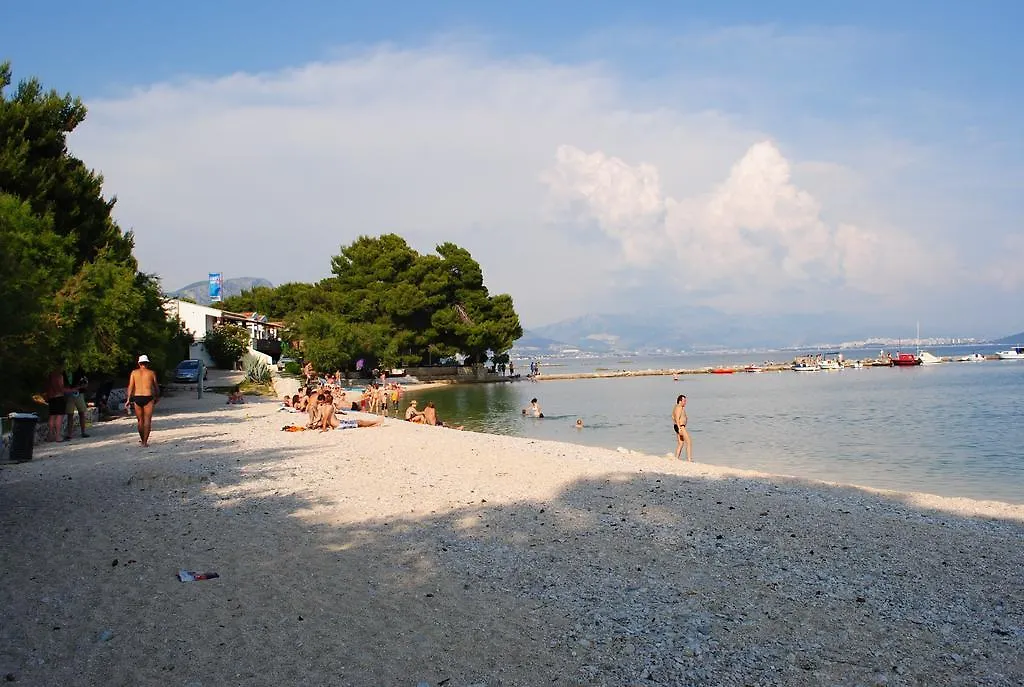 Apartments Kairos - Bili 9 Kastela