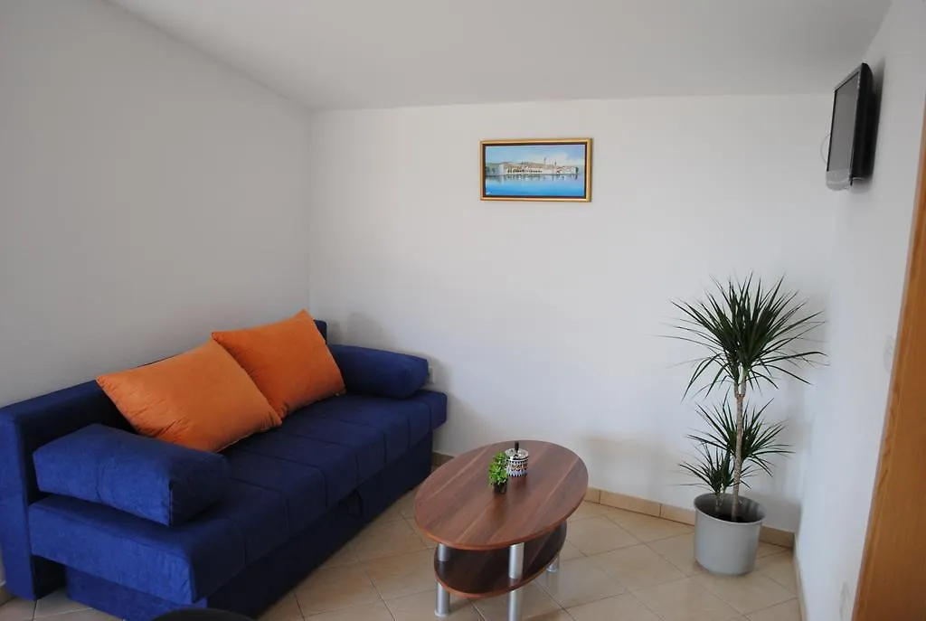 Apartments Kairos - Bili 9 Kastela Croatia