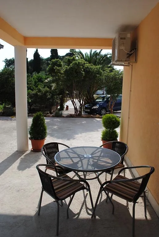 Apartments Kairos - Bili 9 Kastela 0*,  Croatia
