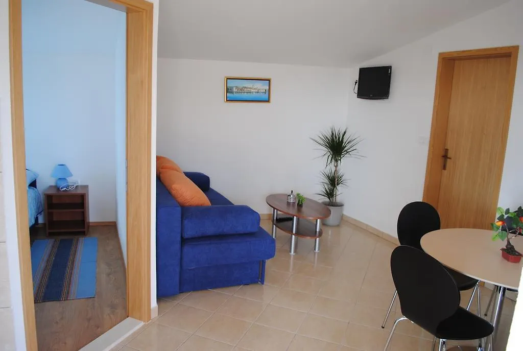 Apartments Kairos - Bili 9 Kastela 0*,