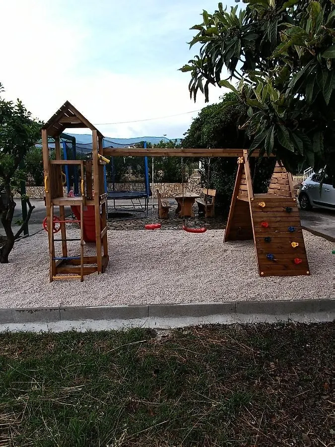Apartments Kairos - Bili 9 Kastela