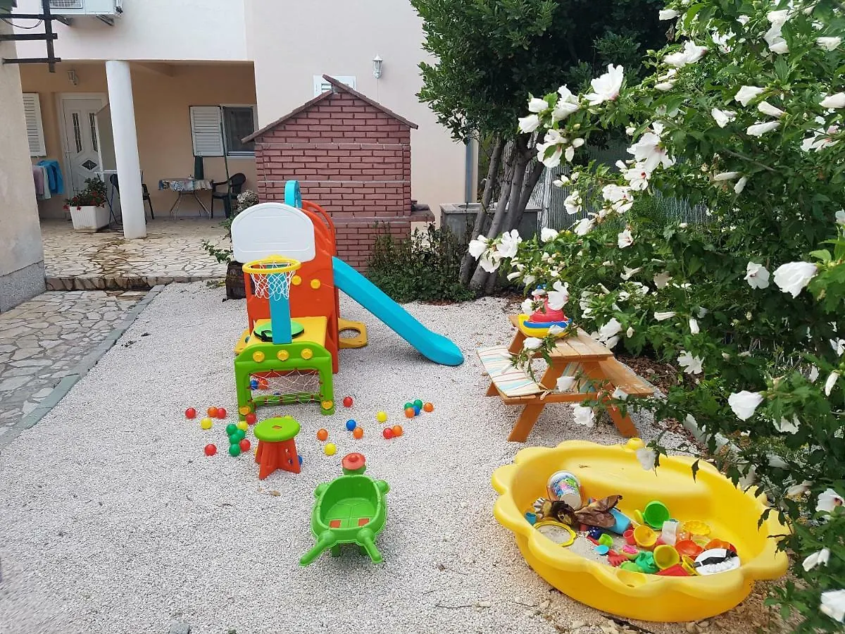 Apartments Kairos - Bili 9 Kastela Croatia